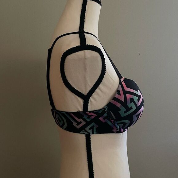 PINK by Victoria’s Secret, “Wear Everywhere” Super Push-Up, Convertible Bra. 34B - Picture 2 of 7